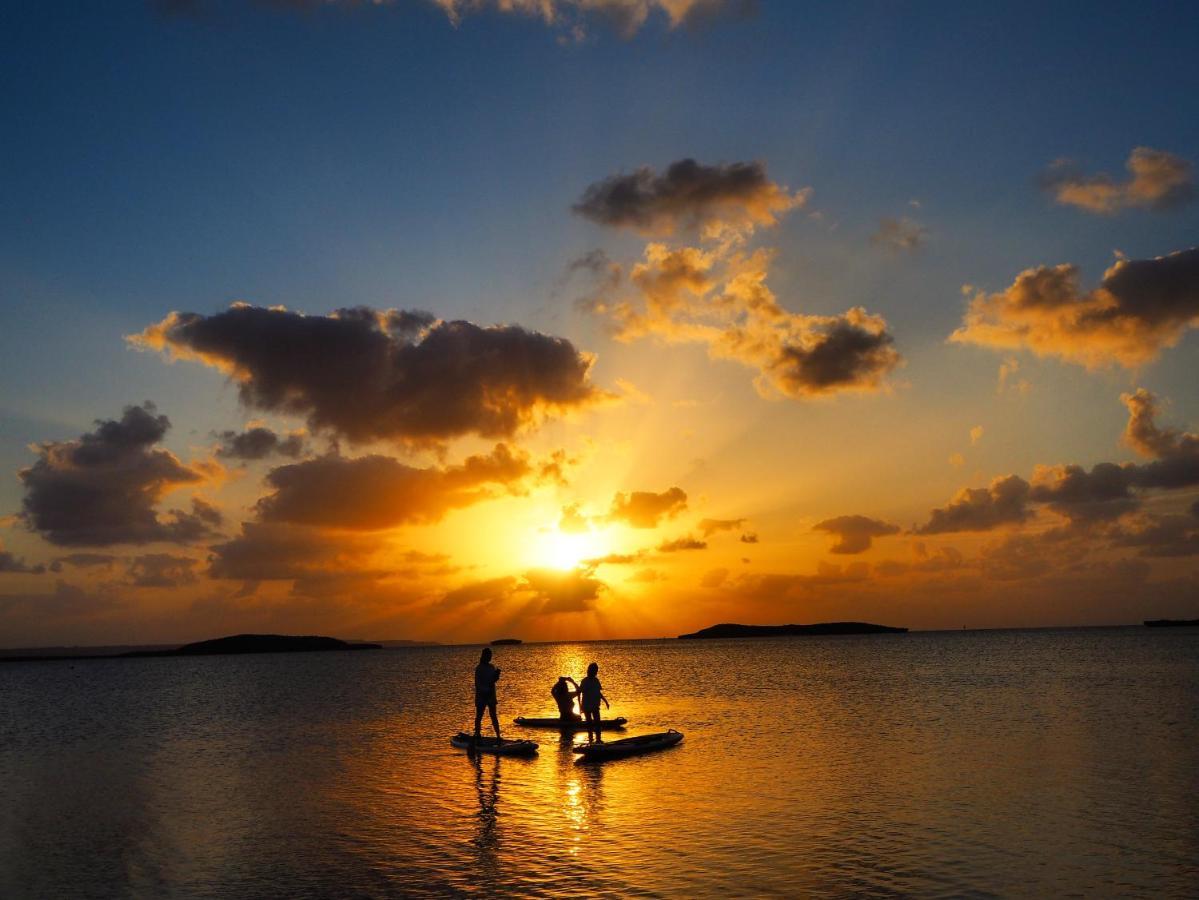 Hotel California Miyakojima Resort Екстер'єр фото